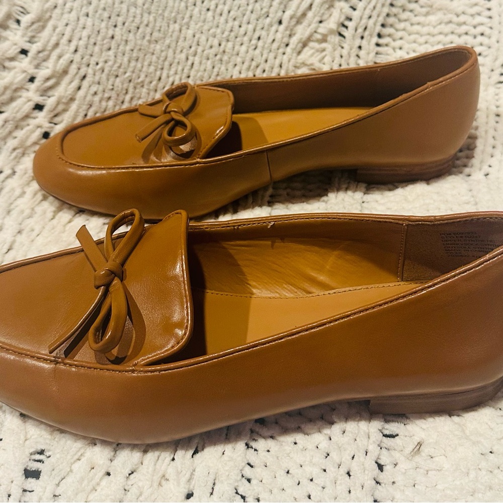 J.Crew Brown Tan Preppy Faux Leather Bow Flat Loafers Size 7 classic career - Picture 7 of 8